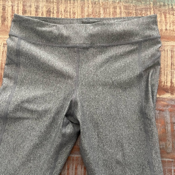 Under Armour Crop leggings NWT - Picture 5 of 7